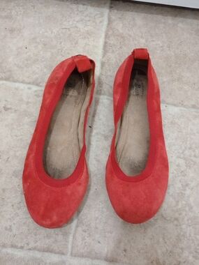 Bass & Co. ballet flats  a suede finish Size 8.5